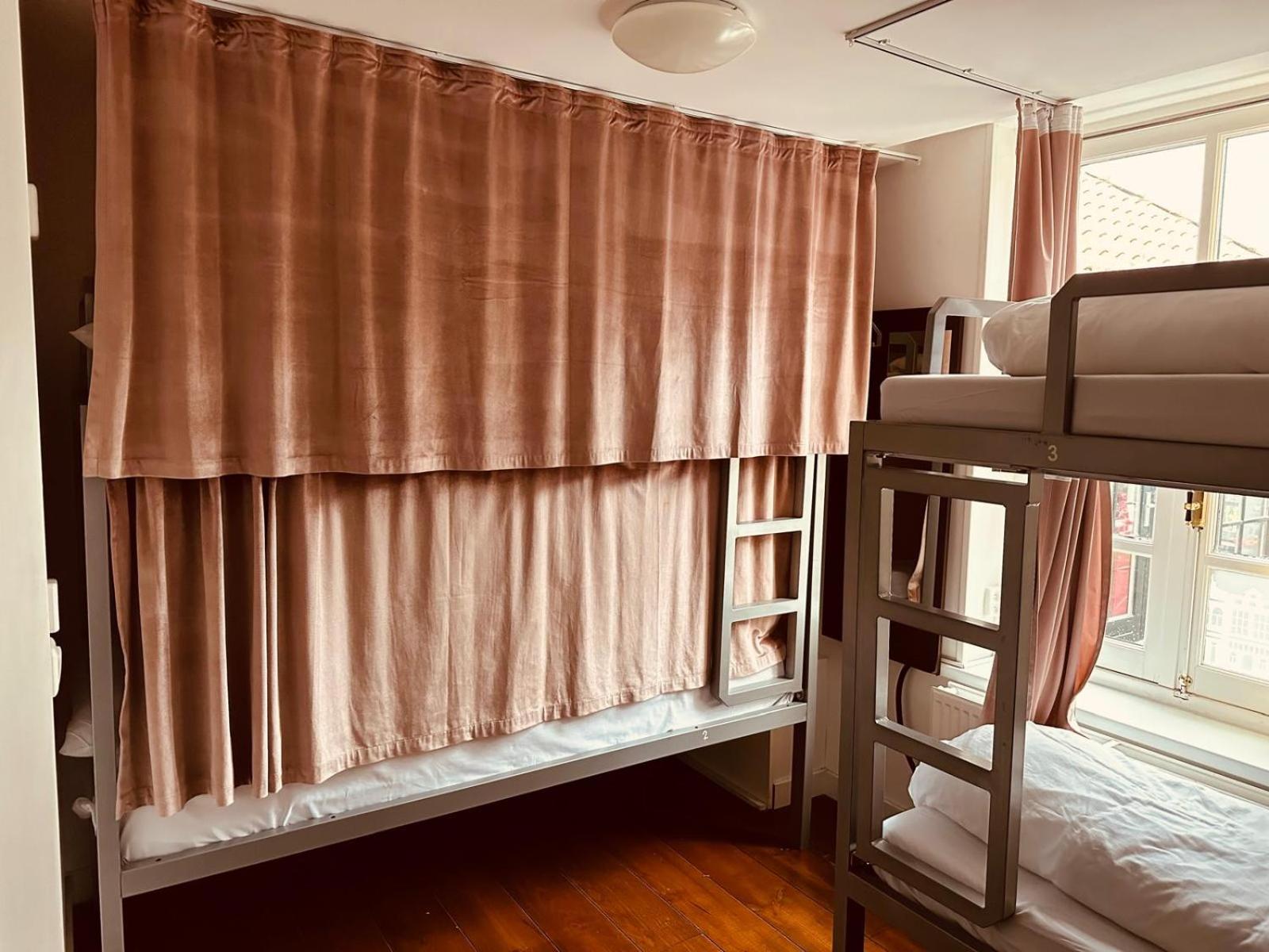 Room Mate Hostel Amsterdam זנדאם מראה חיצוני תמונה
