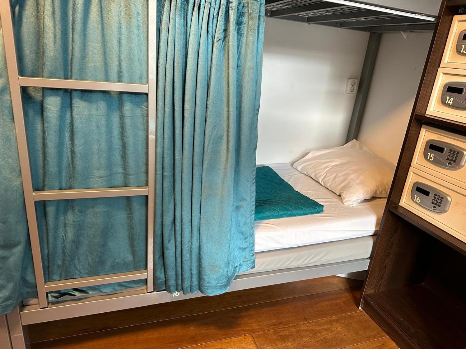 Room Mate Hostel Amsterdam זנדאם מראה חיצוני תמונה