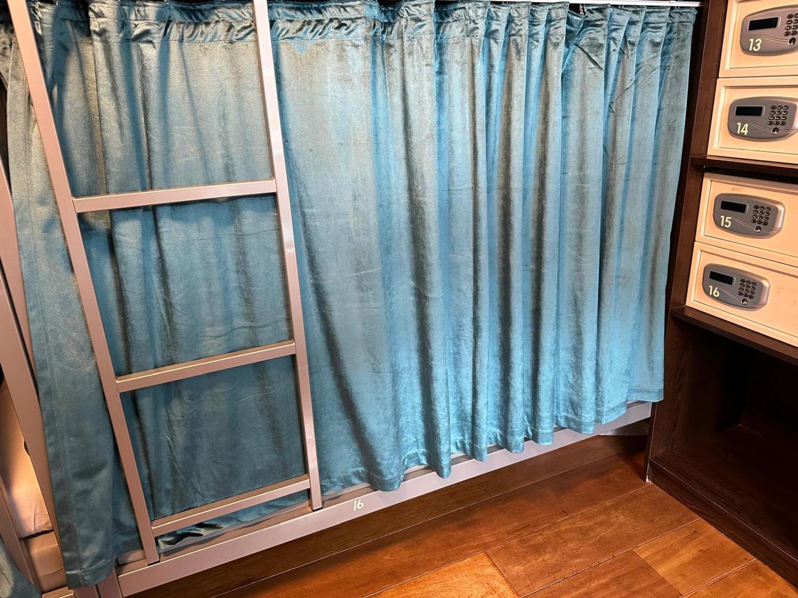 Room Mate Hostel Amsterdam זנדאם מראה חיצוני תמונה